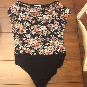 Monteau floral bodysuit Medium. NWOT
